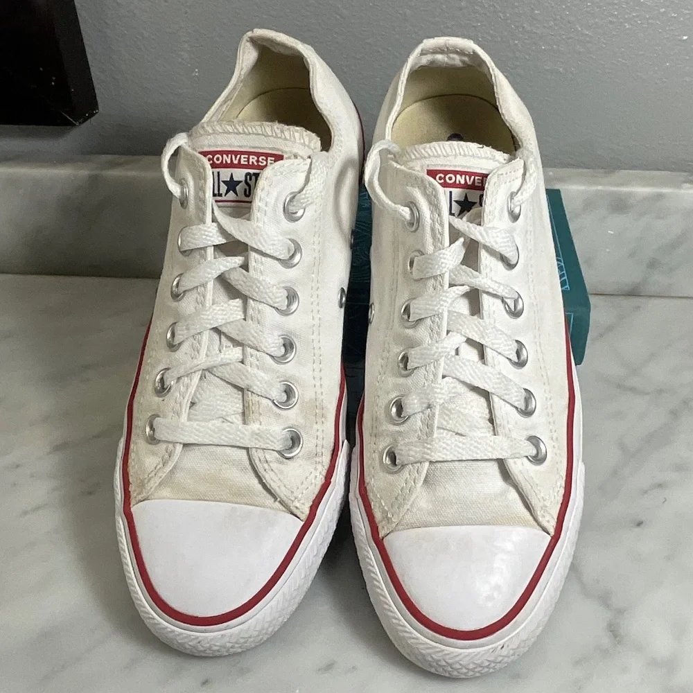 Converse White Chuck Taylor All-Star Sneakers Mens 5/Women’s 7